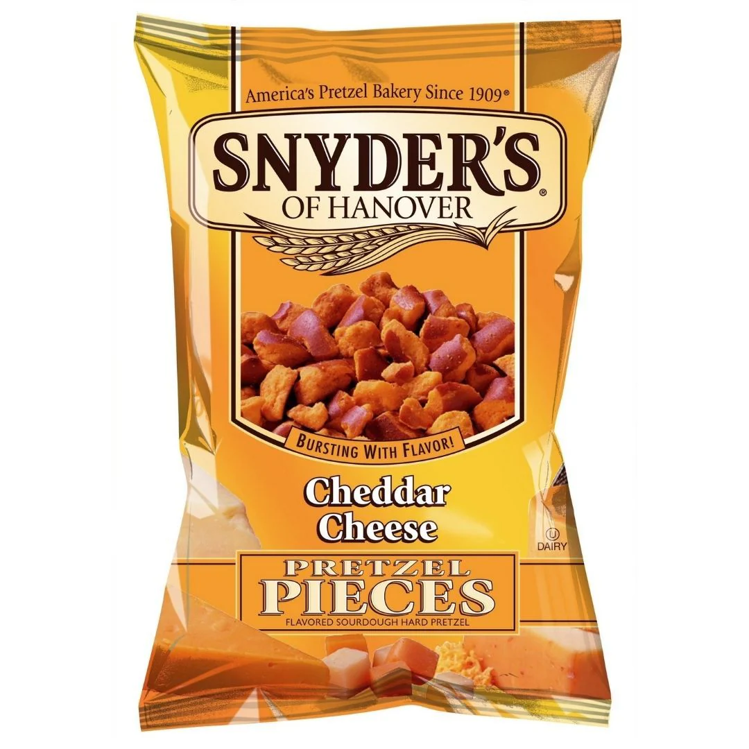 Snyder's Cheddar Cheese Pretzel Pieces, pretzel al cheddar da 56g